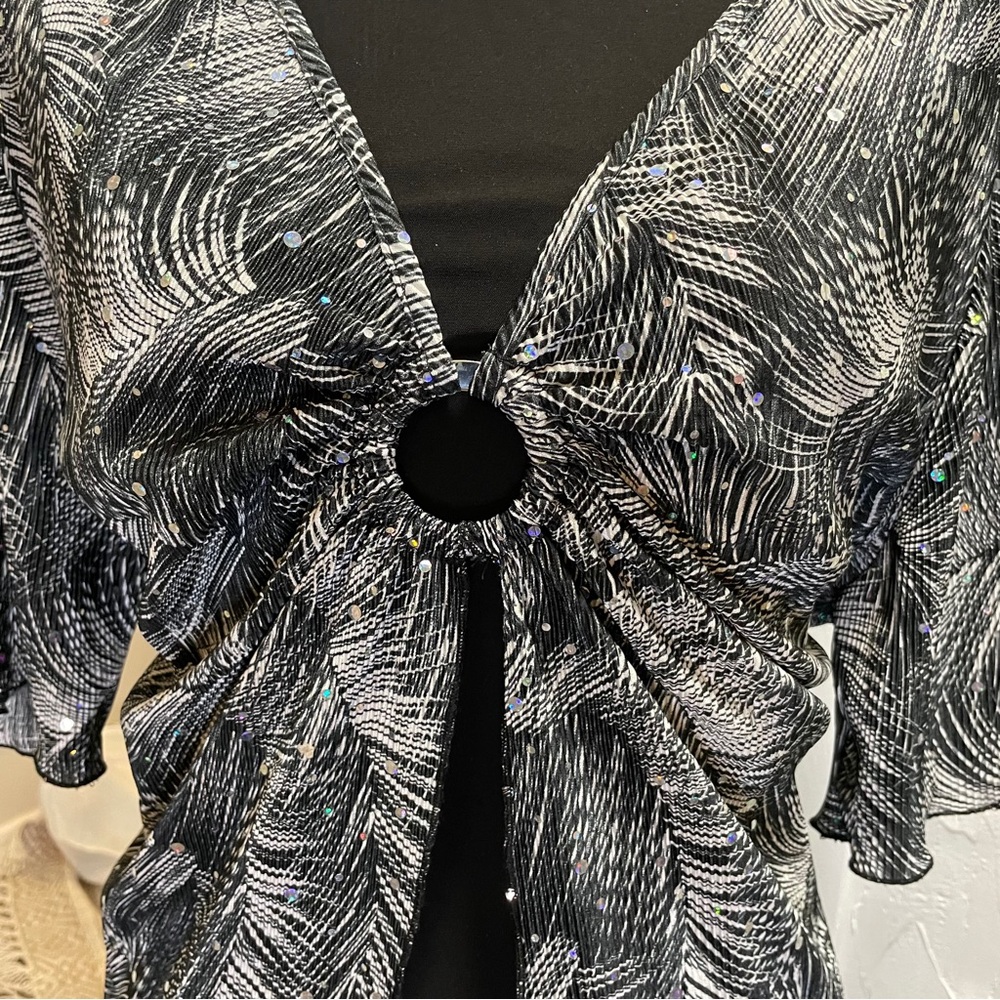 Maggie Barnes Plus 1XL Sequin Pleated Overlay Top Black Silver Glam Grandma Y2K - Picture 3 of 7